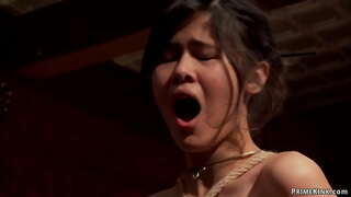 ���າມທັງຫມທໍາມະຊາດສໍາລອງ Mandy ໄລແລະ Kendall ແມ່ນຜູກພັນແລະບໍລິສັດການລົງຫຼັງຈາກນັ້ນຄີກົ້ນຍໍາໂດຍໃຫຍ່ຕົ້ນສະບັບໂຢເຂັ້ມແຂງຢູ່ brunch ມໃນຊັ້ນເທິງ