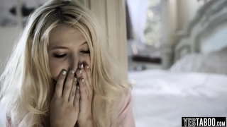 Stepfatherバスト若年者女の子がティーンstepdaughter施泊