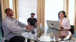 Veronica Mẹ không nghĩ nhiều về chủng tộc