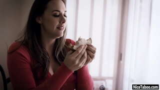 Похотливая милфа Chanel Preston отсосала üzvü idi və sərt выебана