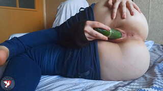 PAWG Pulchra Columba futuit eius pussy stricta cum diu cucumis