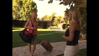 ���्यारा जवान कलेज केटीहरूलाई कसले पकड केही फिर्ता - अन्ना, Cali, Erika चुम्बन, आसा akira, Aniko, Nikoletta