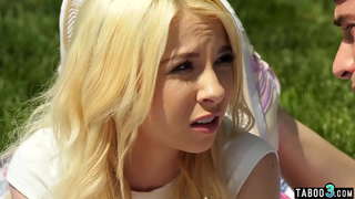 Rumaja stepsister x_x kasarna dina taman outdoor