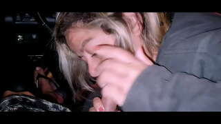 Дал прокатиться жардам берүү үчүн девушке жана м болсо, ал сделала...