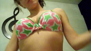 Throwback Il-Ħamis, L-Anzjani Huma Anzjani Għarus-Ilbies Tal-Gomma Fuq Il-Ewwel Data