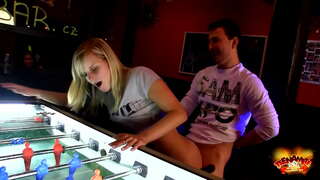 Agata.Public.Anal.Sexe.Dans.L&#039;.Vidéo.Jeu.Chambre.TeenAmite2011.FullHD iyutero.com