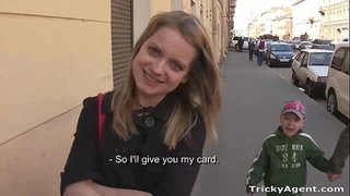 Хитрый агент - Аның киска мокрая һәм тугая