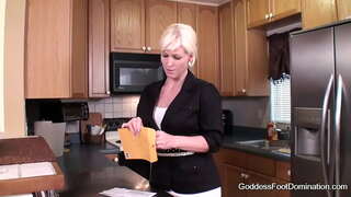 StepMom ຽນທີ່ບໍ່ດີ