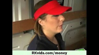 לשלם על יופי הגוף העירום 29