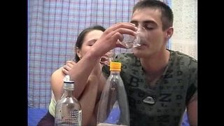 Ruski tinejdžer sofasex