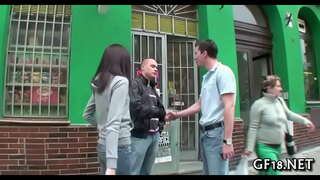 Dumuloong nga mga halok sa iyang bug-os nga salamangka