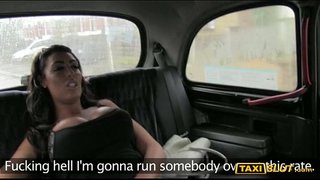 ���िशाल juggs Ava संग drilled ड्राइभर मा गौण आफ्नो टैक्सी