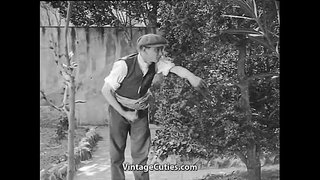 Домохозяин Приманивает Њен Нови Баштован