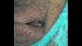 Gan ddefnyddio vibrator ar fy au. exgirlfriend