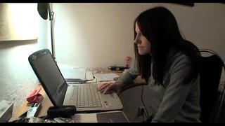 Že babe šíří nohy dokořán