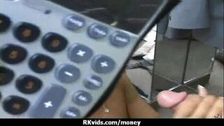 זי וועט באַרען אנדערן מענטש פֿאַר געלט 23