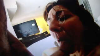 Cougar slut ໃຊ້ເວລາເປັນ huge ໂຫຼດກ່ຽວກັບໃບຫນ້າຂອງນາງ!