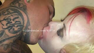 HHog agus Kristy Kissing