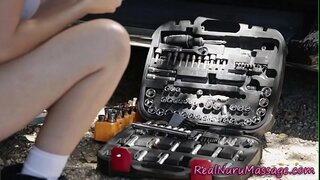 Banged masseuse ຫຸ່ນຍ