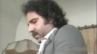 ���ამაზი ქალი თესლი შიგნით