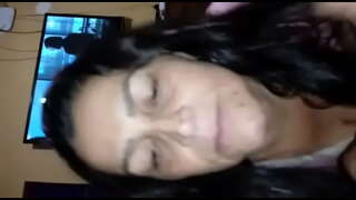 энэ нь нэг талаар мэддэг хөхөх