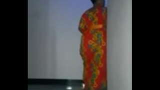 ���ಡುಗುವ ದೊಡ್ಡ ಆಫ್ರಿಕನ್ donk ಲೂಟಿ