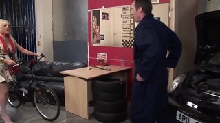 Â�ンディmilfトロイアのないお金を払って自然の周辺