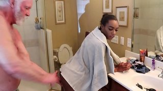 Chanel Skye Oral Sarı Duş Kedi Kahrolası Göt Kahrolası Kırbaçlanan Anal Oyuncaklar