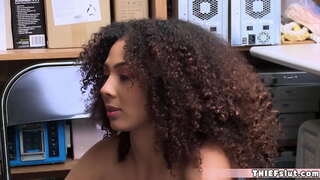 Interracial, অতিদ্রুতসম্পাদিত সঙ্গে একটি কুমারী উপর সিসিটিভি