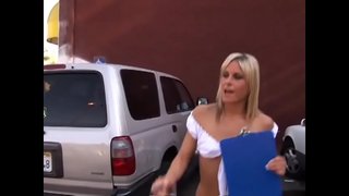 ���රුණ බබා ගනී දුෂ්කර ඩික් ඇගේ තෙත් මුඩු twat