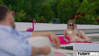 TUSHY Sexy Eyla ha prima esperienza anale con papà zucchero