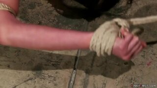 Traiu a buceta de loira esposa Cherry Torn laços e gags petite morena Asiática massagista que tem um caso com seu marido, em seguida, anal fode