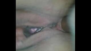 ���ືເພີດເພີນໃນກົ້ນຂອງພັນລະຍາຂອງ